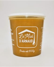 Le miel de fleurs crémeux est un assemblage de plusieurs miels de façon à réunir une large de nectar des fleurs de l'année complète.