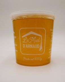 Le Miel de Lavande est une véritable pépite gustative ! Récolté en Eure-et-loir dans les champs de lavandin avec les abeilles d'Arnaud,