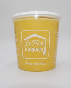 Le Miel de fleurs d'été est un miel crémeux et tartinable avec un grain de sucre généreux.